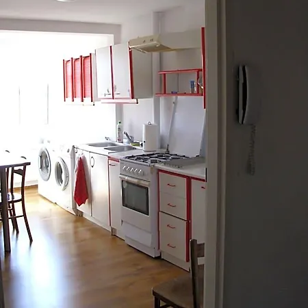 Hostal Goscinne Irene *